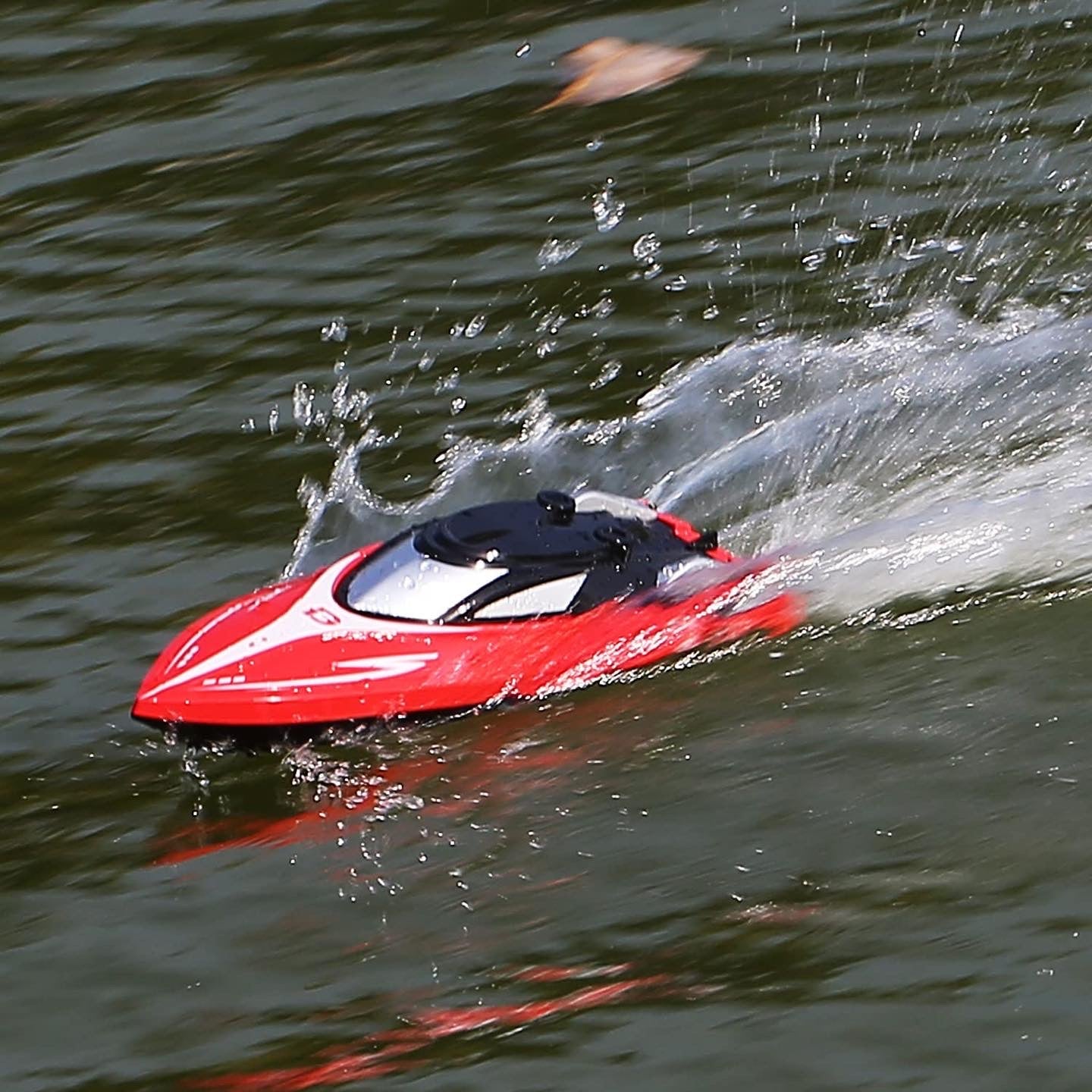 🚤 2.4G Remote Control Speed Boat – High-Speed Water Fun